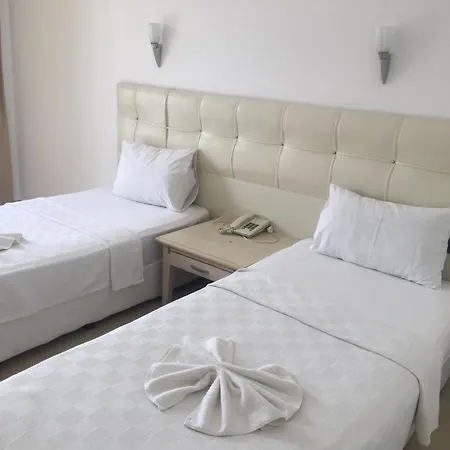 Ventum Suit Hotel 马尔马里斯